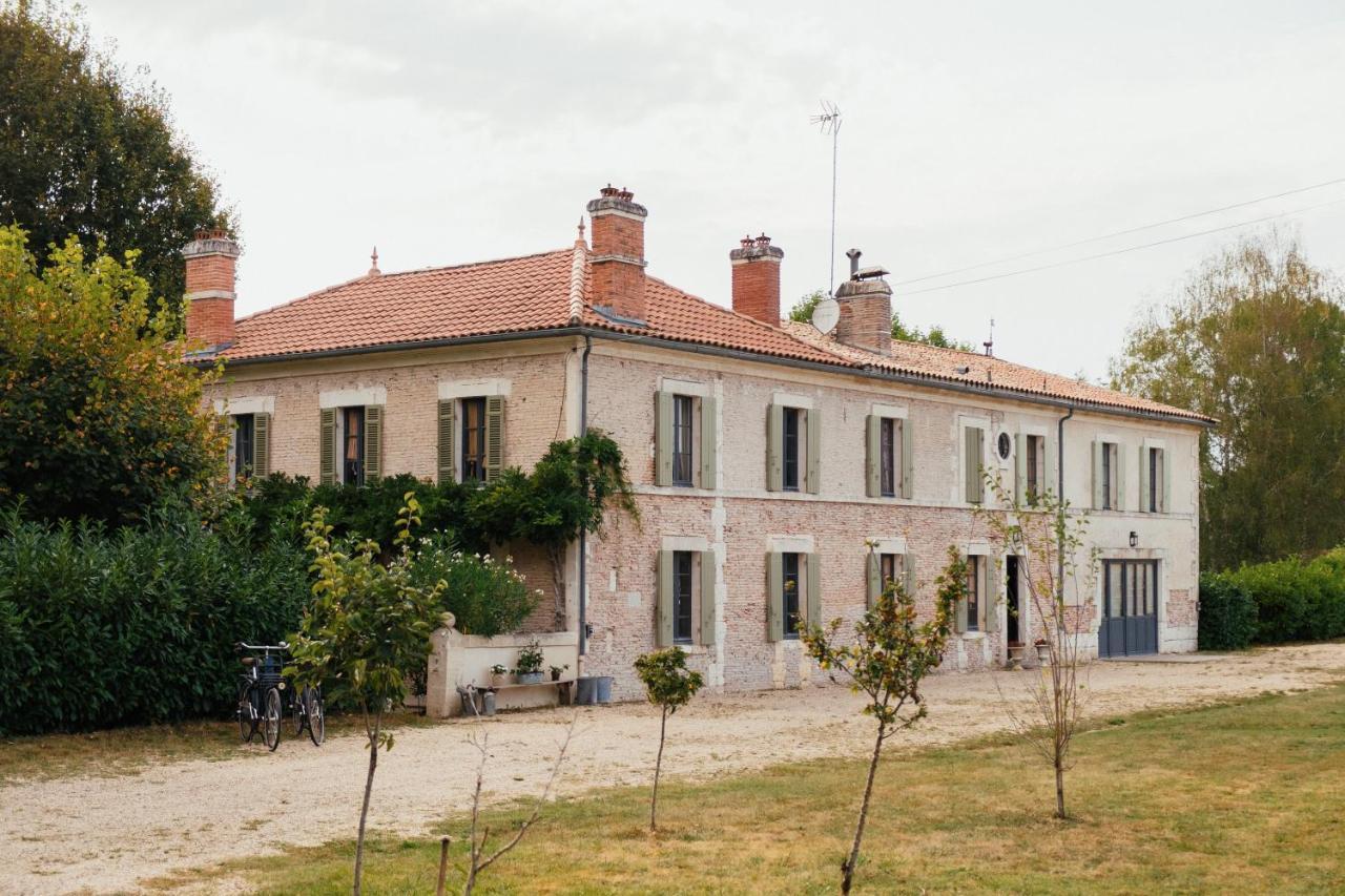 Villa 2 Pas Sages La Roche-Chalais Exterior foto